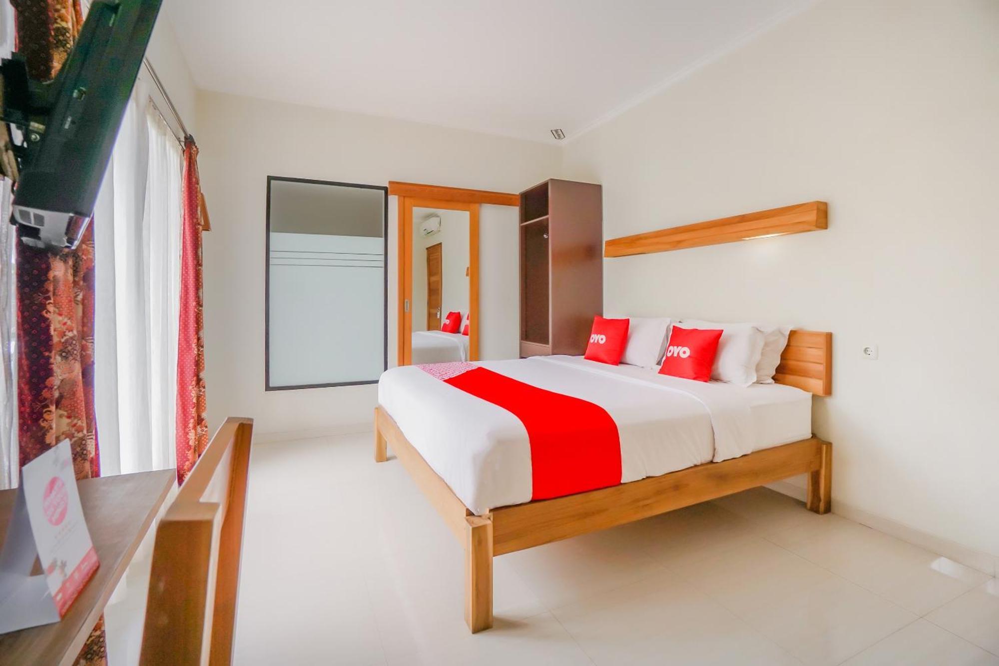 Oyo 90319 Angler Guest House Malang Exterior photo